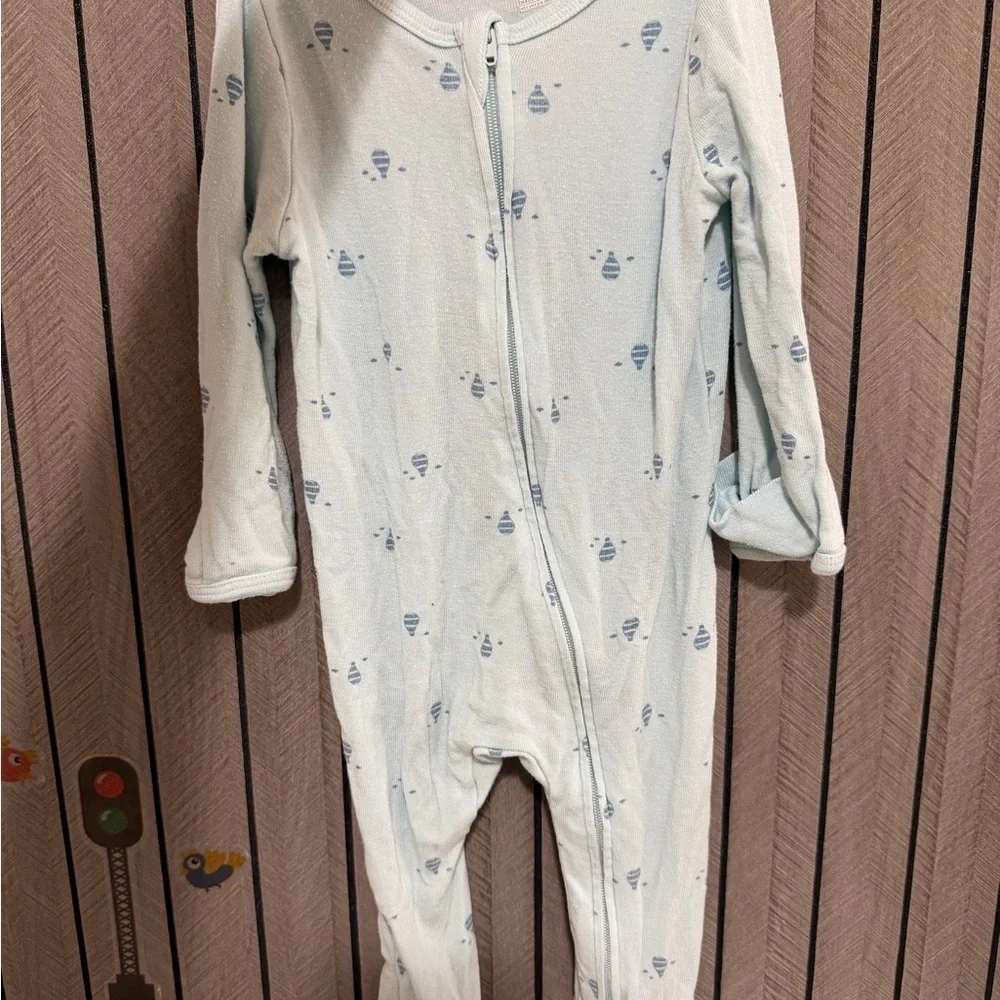 ❤️ BUNDLE 4/$20 Onesies Footies